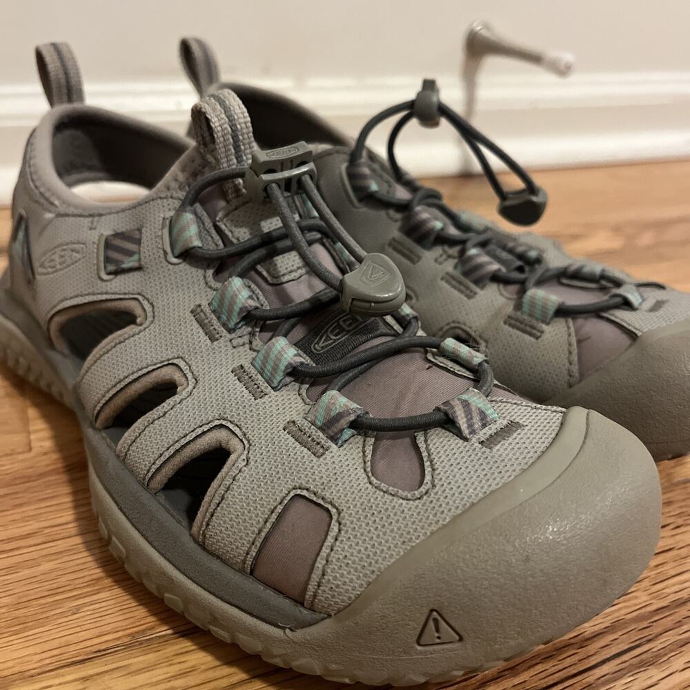 Keen Newport H2 Sport Sandals Waterproof Hiking Camping Gray Womens Size 7.5